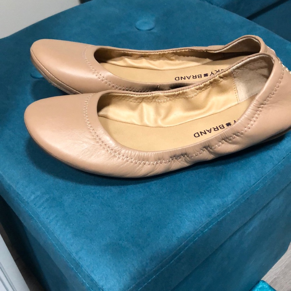 Ballet flats
